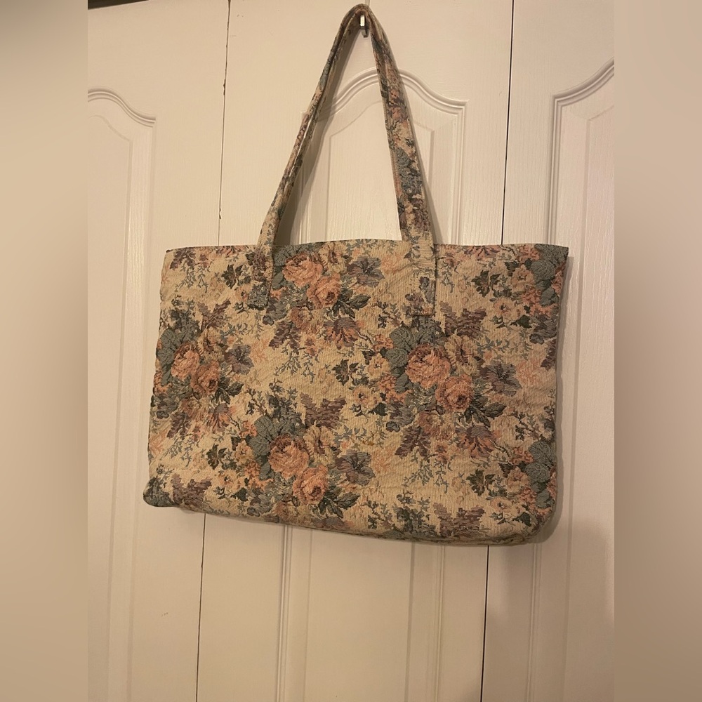 VINTAGE | Victoria’s Secret cottagecore floral print tapestry tote shoulder bag